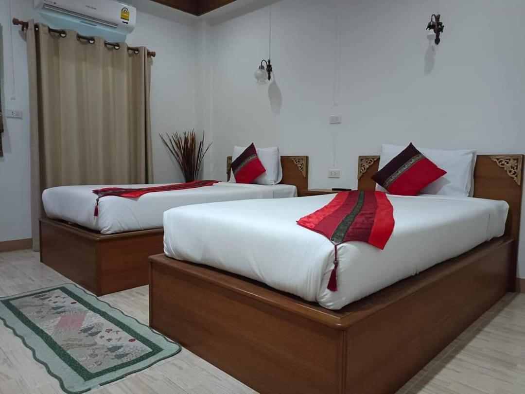 Maesot Siri Hotel Mae Sot Exterior photo