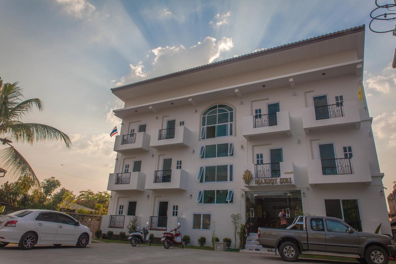 Maesot Siri Hotel Mae Sot Exterior photo